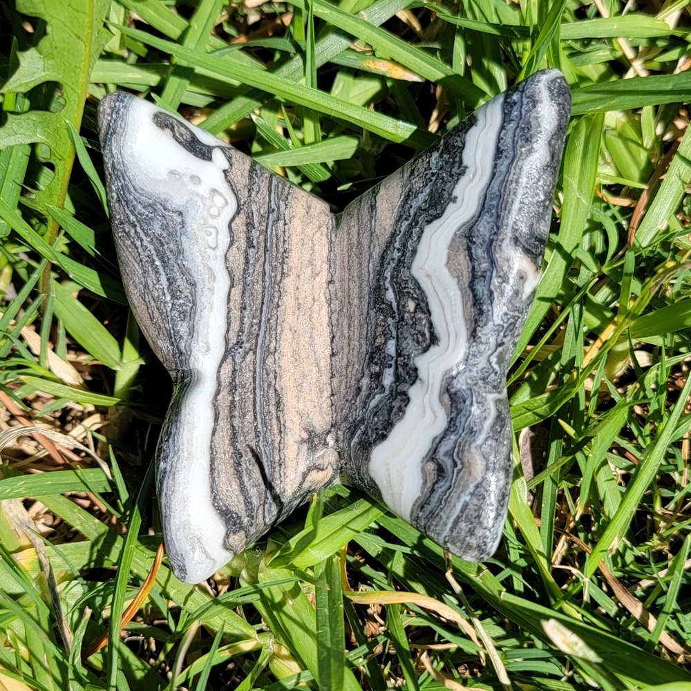 NEW 2.3" x 2.3" x 90g CALCITE 3D BUTTERFLY